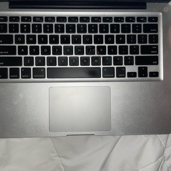 MacBook Pro - Picture 3 of 4